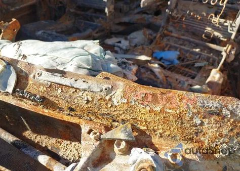 2002 Toyota Sequoia Sr5 V8 z USA, uszkodzony, nr VIN 5TDBT44A72S073523